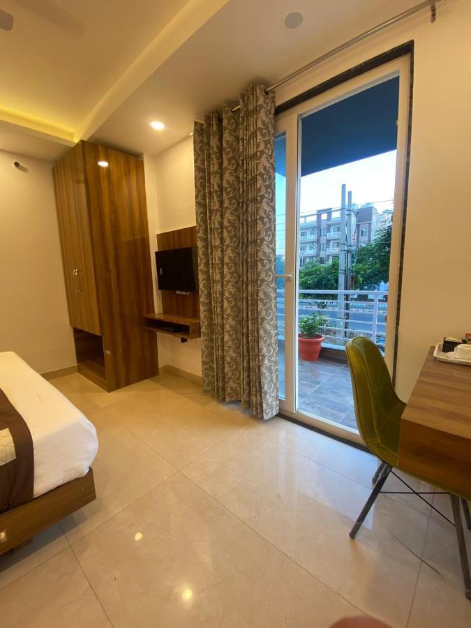 Posh Residency Huda City Center คูร์เคาน์ ภายนอก รูปภาพ