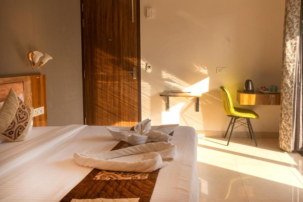 Posh Residency Huda City Center คูร์เคาน์ ภายนอก รูปภาพ