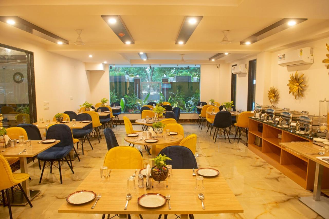 Posh Residency Huda City Center คูร์เคาน์ ภายนอก รูปภาพ