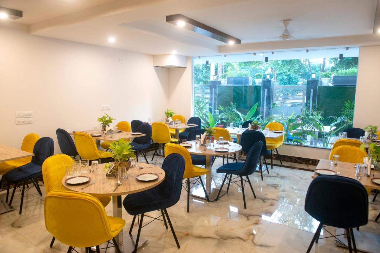 Posh Residency Huda City Center คูร์เคาน์ ภายนอก รูปภาพ