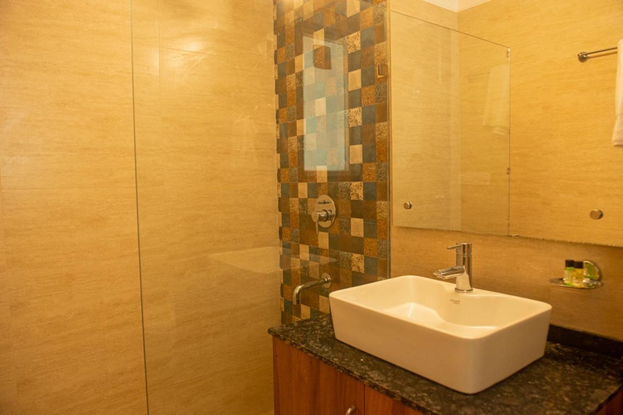 Posh Residency Huda City Center คูร์เคาน์ ภายนอก รูปภาพ