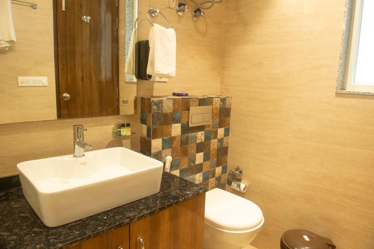 Posh Residency Huda City Center คูร์เคาน์ ภายนอก รูปภาพ