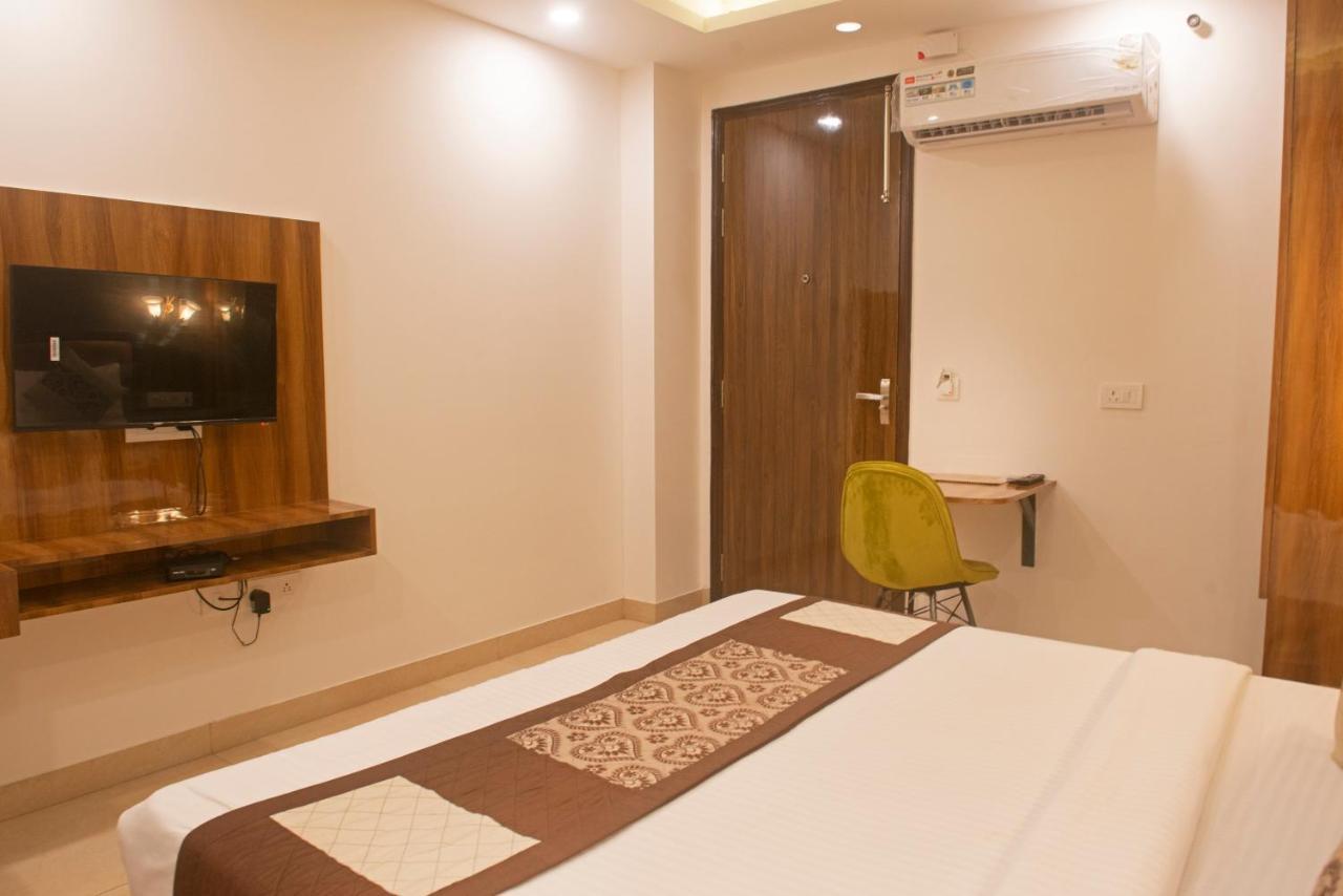 Posh Residency Huda City Center คูร์เคาน์ ภายนอก รูปภาพ