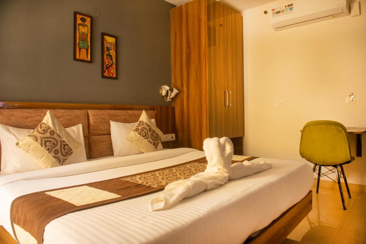 Posh Residency Huda City Center คูร์เคาน์ ภายนอก รูปภาพ